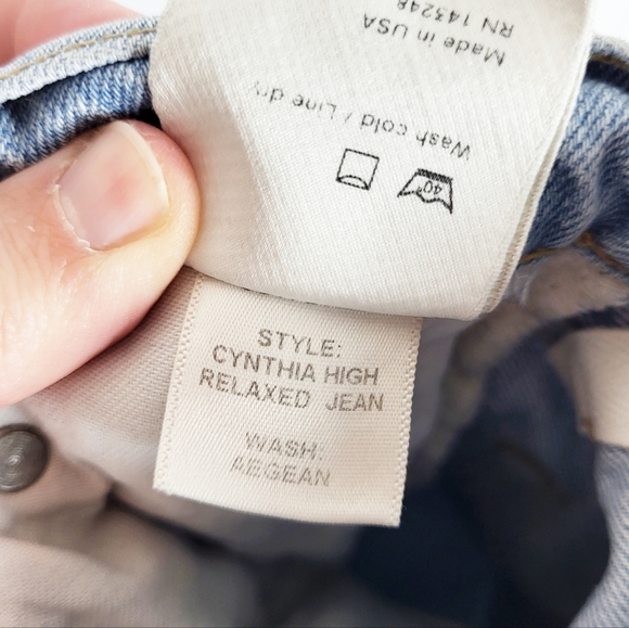 REFORMATION Cynthia high relaxed jeans in aegean wash - Picture 5 of 8